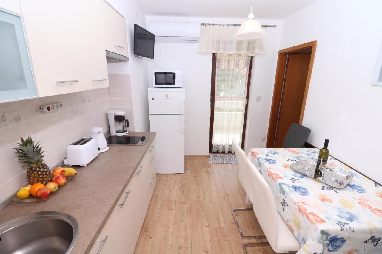 Apartment Tomasic With Terrace Baška Zewnętrze zdjęcie