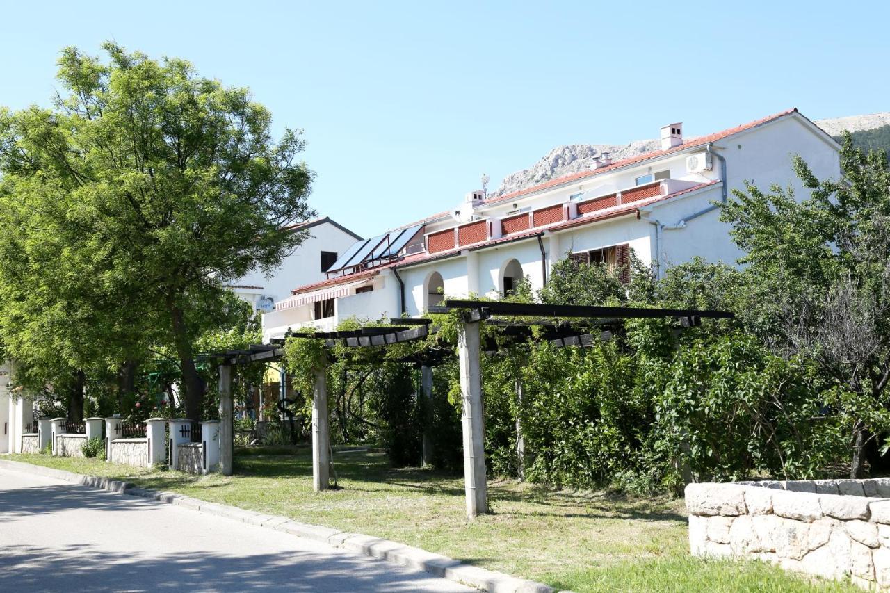 Apartment Tomasic With Terrace Baška Zewnętrze zdjęcie